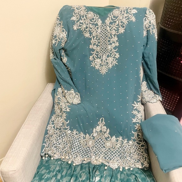 Luxury Bridal Pakistani/ Indian Dress - Picture 5 of 13